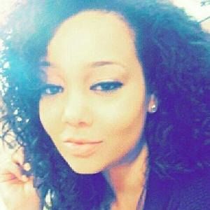 Meet your Posher, Candace